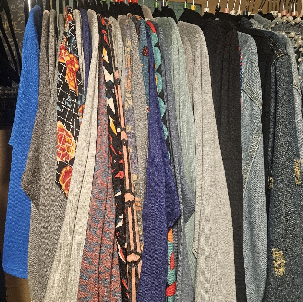 Lularoe Tops - Picture 6 of 7
